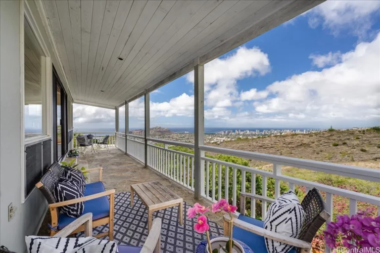 1994 Alaeloa Street, Honolulu, HI 96821