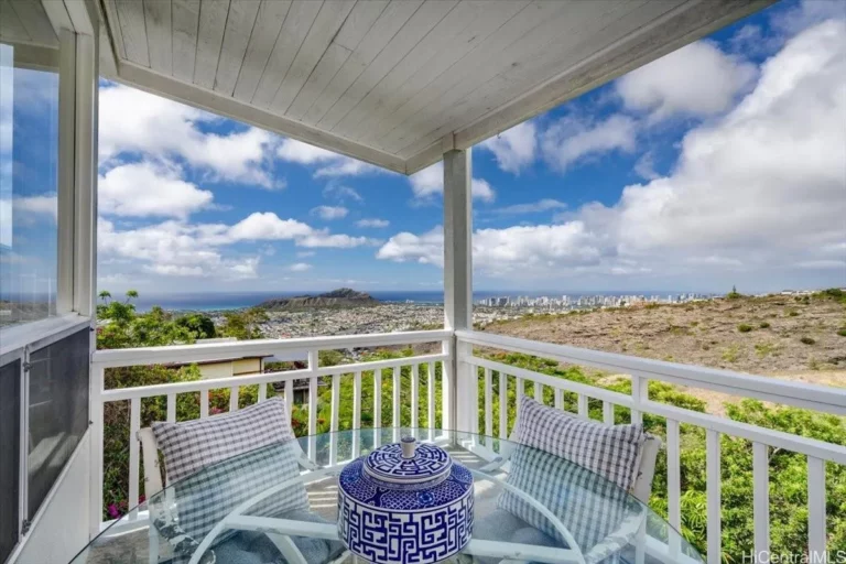 1994 Alaeloa Street, Honolulu, HI 96821