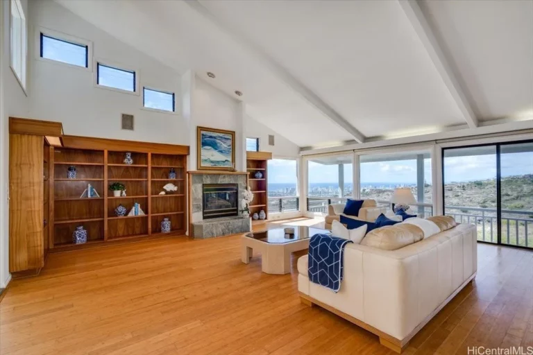 1994 Alaeloa Street, Honolulu, HI 96821
