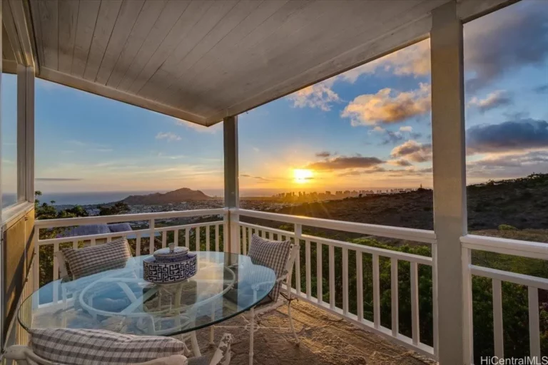 1994 Alaeloa Street, Honolulu, HI 96821