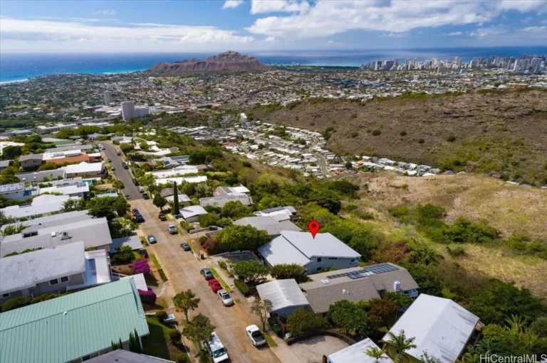 1994 Alaeloa Street, Honolulu, HI 96821