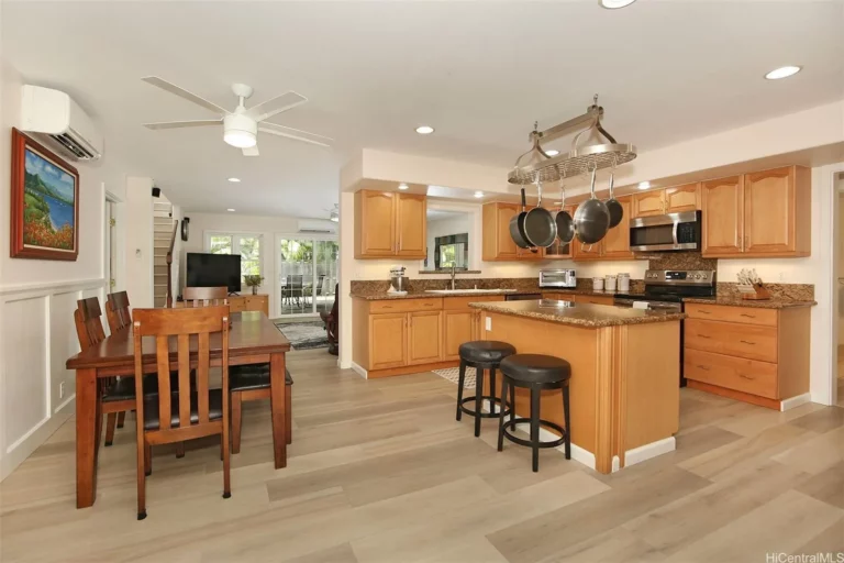 531 Kaimake Loop, Kailua, HI 96734